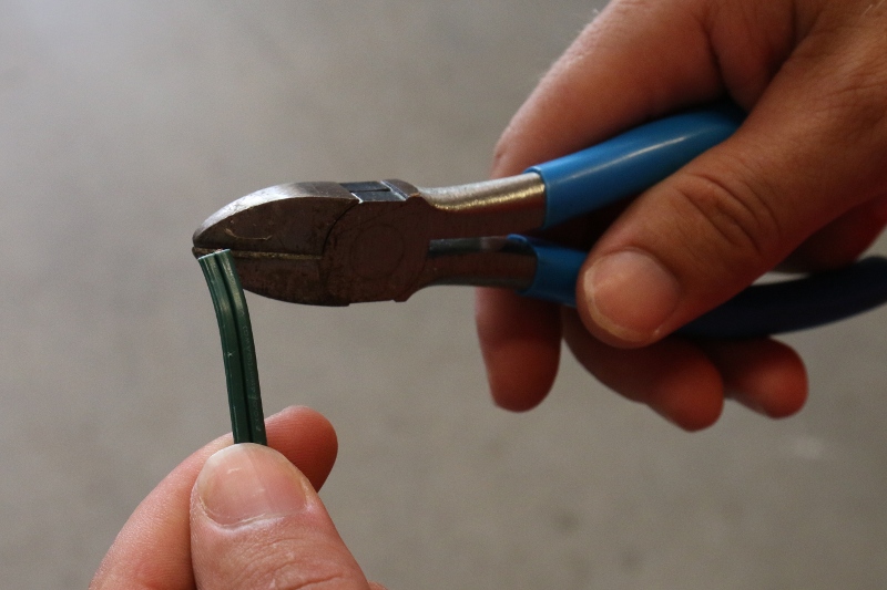 Cutting Lamp Wire